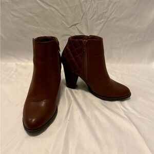 Quilted Back Brown Ankle Boots